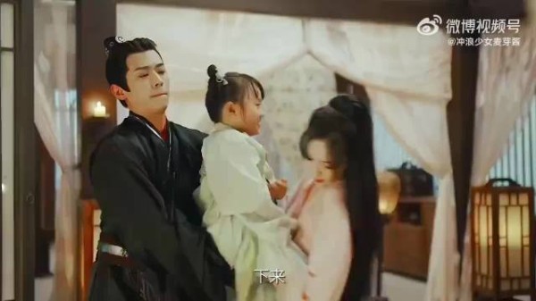 谁家将军表面不动声色,背地里为了讨媳妇欢心和小孩争糖葫芦啊!