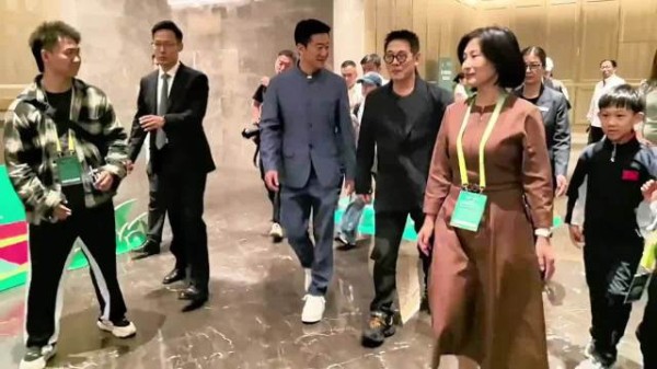 武术大师吴彬90大寿,李连杰吴京合体为师父贺寿,现场表演武术好热闹!