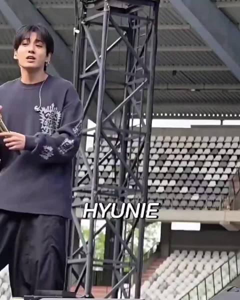 BTS田柾国布鲁塞尔演唱会彩排现场飞吻