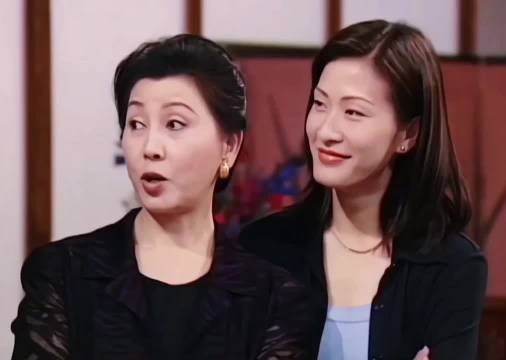 很喜欢聂宝言一家子的女人,都是那种优雅知性的类型,不刻意也不张扬