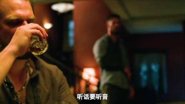 电影惊天营救揭露战友金钱背叛,人性刻画深刻