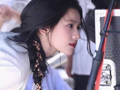 张婧仪演绎青涩与魅惑双面角色获赞
