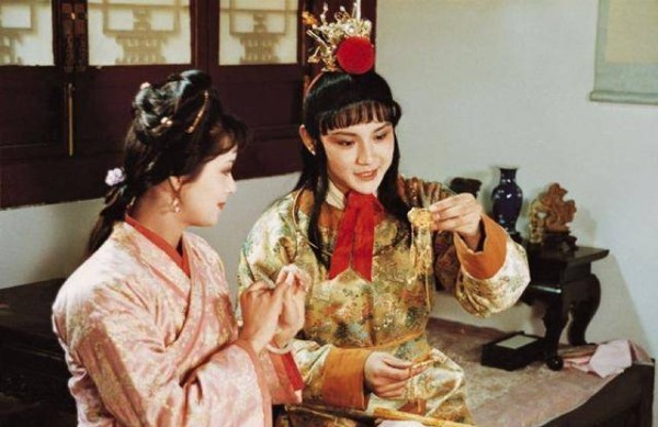 红楼梦:薛宝钗嫁给贾宝玉根本不合适,她应该嫁给北静王