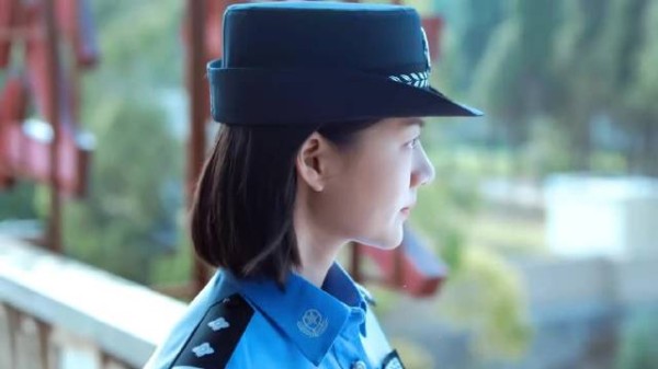 她怎么会忘,这可是她的冉叔叔! 黑夜告白