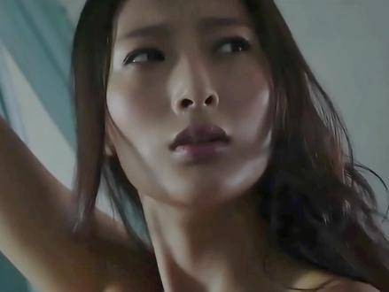冷艳灯系女神王李丹妮深入神秘大宅,演技令人震撼!