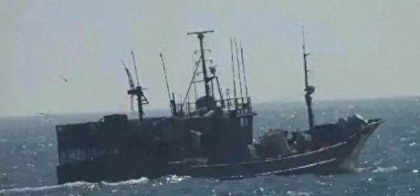 中国船员遭韩海警扣押身亡，6 次求救无人施救，国人难平心中愤慨