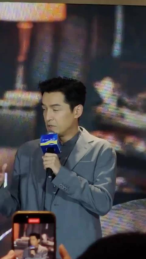 胡歌 锦江代言人胡歌亮相锦“陪你看世界”灵感派对！