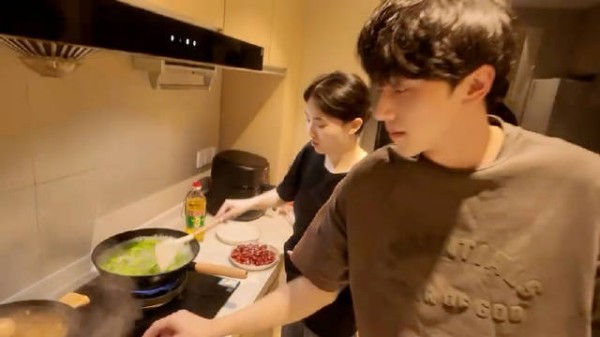 好想娶法宣阁回家啊我允许哥哥上桌吃饭