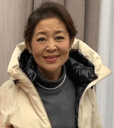67岁倪萍身家过亿画作卖百万,儿子1米97不结婚成她最大心病