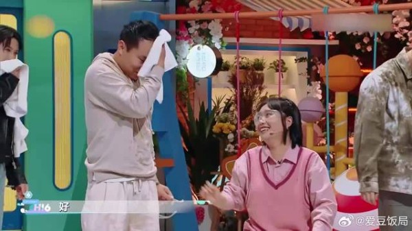 祝绪丹怀疑老秦,直呼他平时没有这么聪明,笑死个人