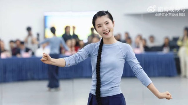 李云霄用心打磨九斤姑娘