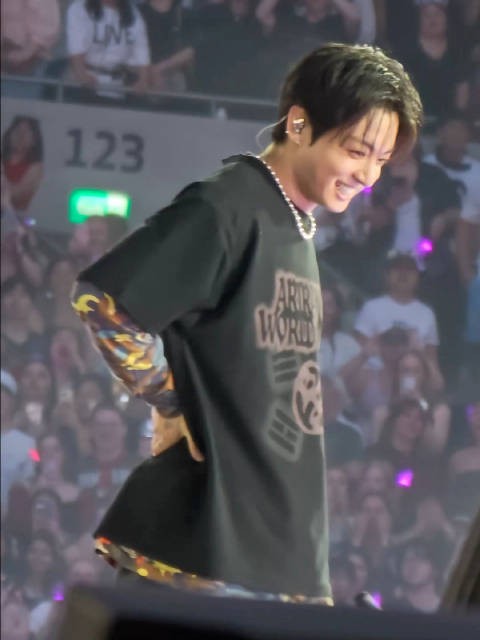 泼水复仇后被塞了冰块 /yh_jk0901 260706 BTS世巡 伦敦演唱会Day1 