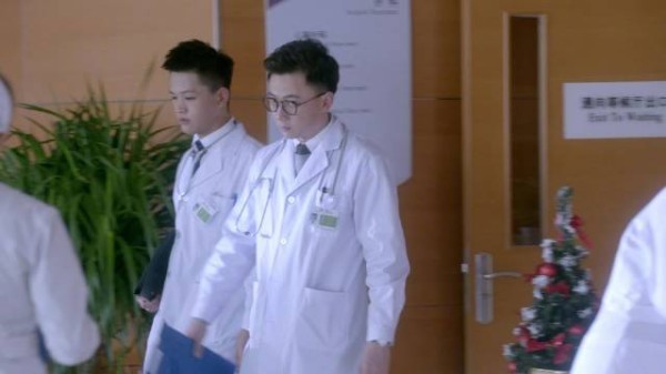 北京卫视《扁豆爱焖面》今晚开播,同事互呛暗藏约会