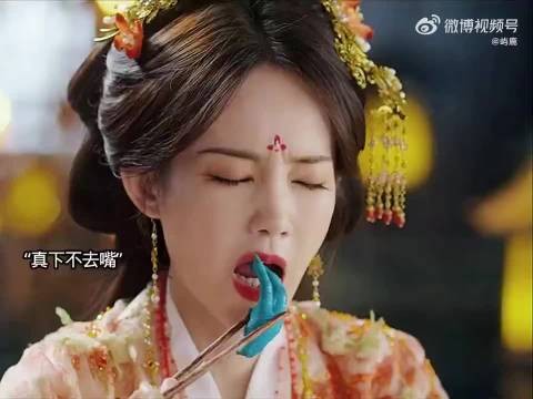 “第一次见毒药比菜还多…”