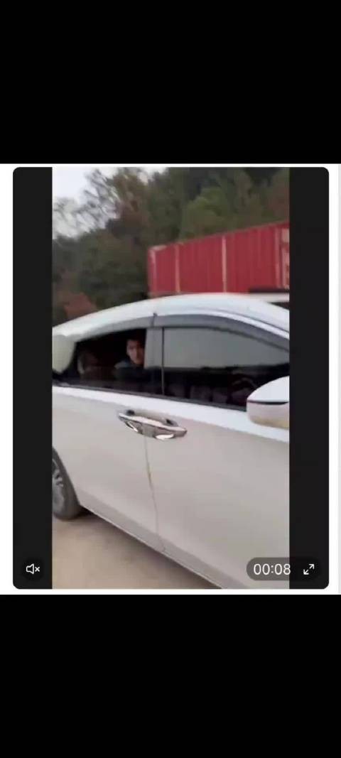 在相册里翻到的 这个视频够我嘲笑xzp一辈子了 当wf好爽吧 轩蜗99不解释