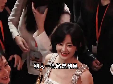 别人一条路走到黑,赵丽颖年年换赛道还次次爆,不服不行