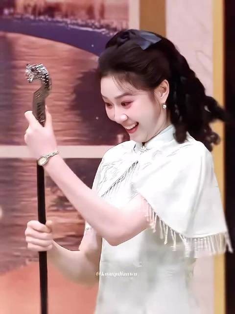 真的是很可爱很漂亮的美吉!拜托以后都好好的!