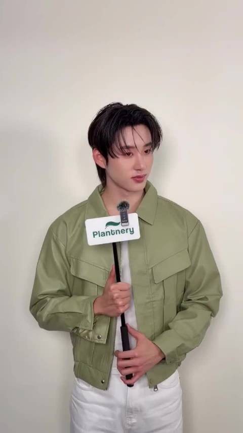 鲨鱼Est选择涮涮锅用腿换尾巴喜欢被撒娇