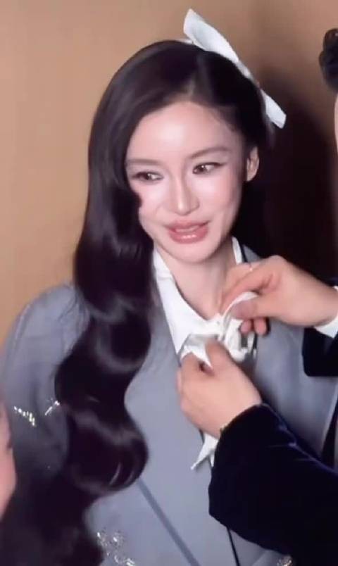 Angelababy小酒窝合照,两人都好可爱!