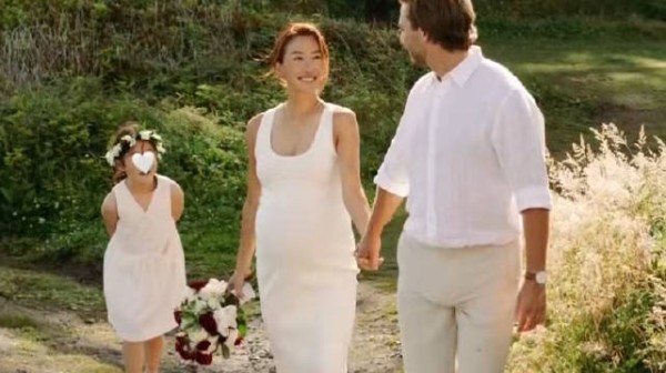 谢婷婷庆祝结婚一周年