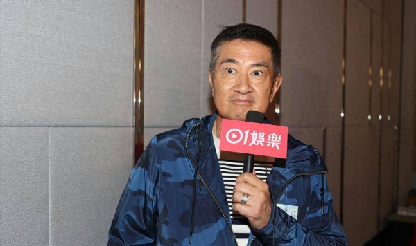 香港知名艺人重回TVB主持,其老婆姐姐是施明，仍未知其下葬地点
