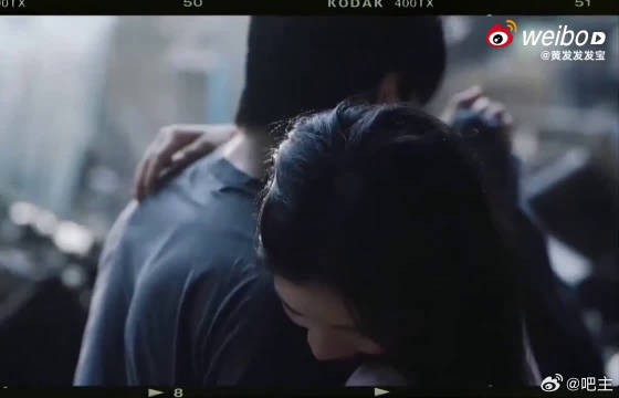 配乐卡点恰到好处,旋律响起的一刻,陈异压抑的心动再也无法伪装