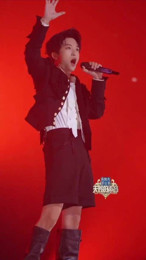 黄子弘凡MAMA舞台演绎花腔与rap