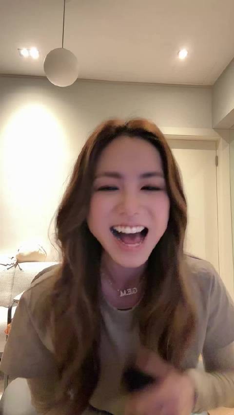 庆祝出道日，感受粉丝跨越距离的爱