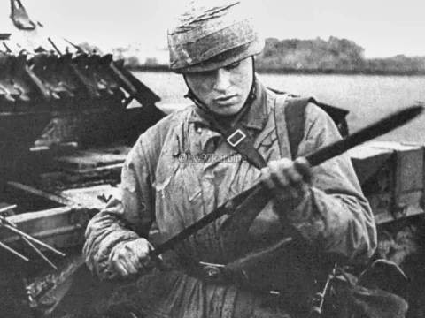 1942年德军缴获英军坦克砍刀