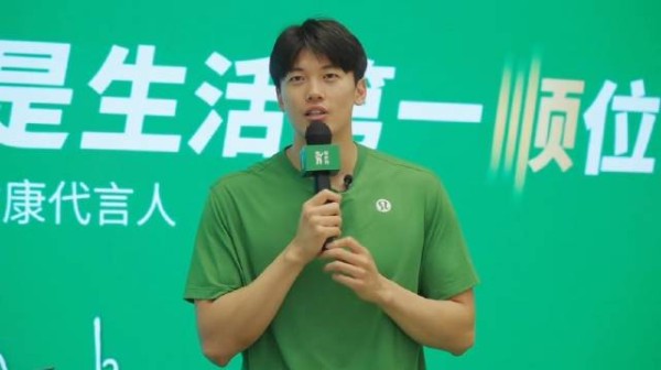 汪顺幽默回应颁奖嘉宾掌声少