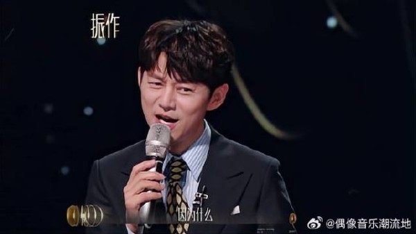 阿雅太可爱了!想环游世界却绕着何炅跑一圈,炅炅:好土啊!