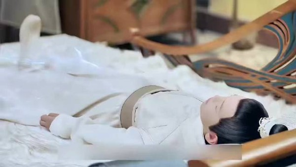 男孩肚子里居然长出了妖花,两个蛇妖大吓一跳 …好剧推荐