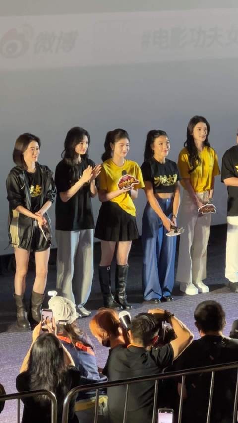 周星驰新选星女郎雪野亮相,气质灵动出演《功夫女足》