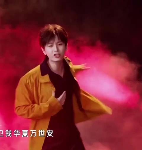 褪去演员的角色滤镜,纯粹以歌手的身份站上舞台,这是属于傅诗淇全新的起点