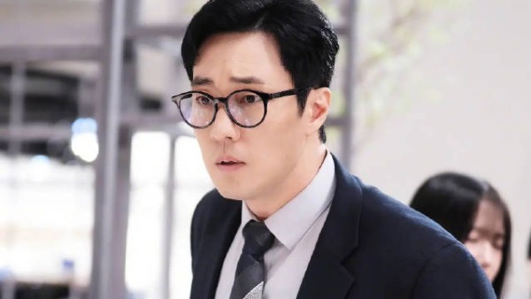 金部长终于找到女儿敏智了,敏智终于要逃出冷库,却被守在冷库门口的金牙发现