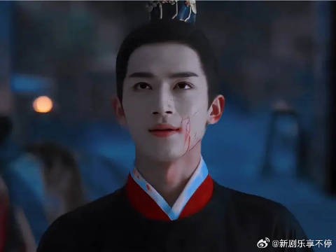 此刻的萧衡和阿狸,眼前人即是心上人,最后一战,萧衡真的太帅了!