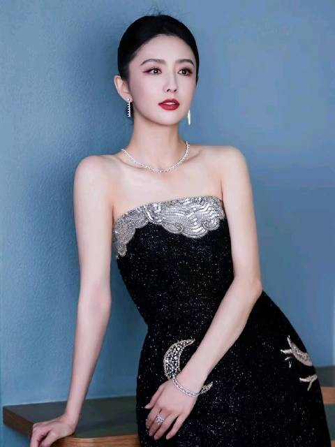 佟丽娅陈思诚9年情断,离婚后专注事业