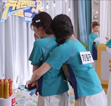 真的超喜欢女孩子们充满善意的抱抱，好美好啊