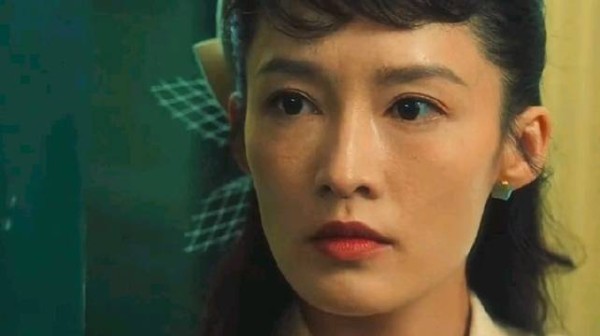女人在医院拐角忽然发现,被逮捕的队友竟然叛变了追风者王一博李沁王阳高露