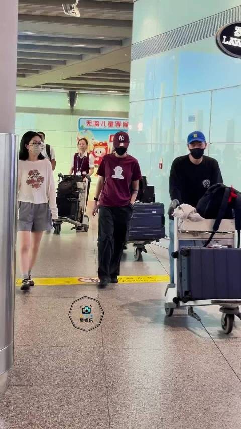 （cr.logo）童 回北京啦～好好休息