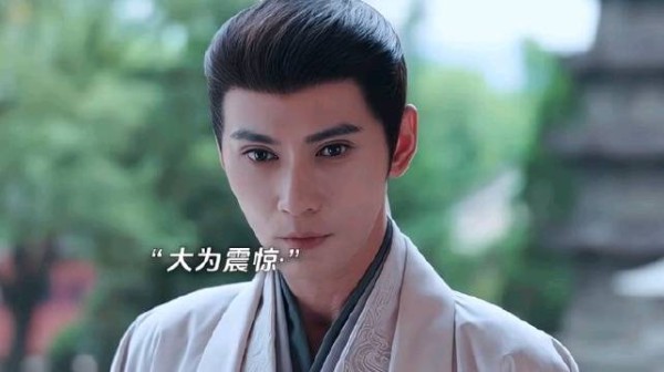 紧靠一个动作就认出她就是亡妻 但却自欺欺人 不惜把她推给亲弟弟…