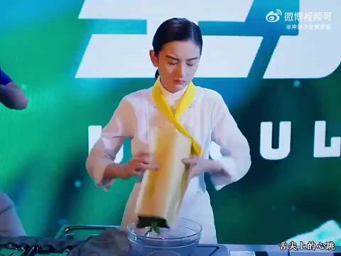 女孩参加厨艺大赛,发现观音菜被换成了荠菜 瞬间懵了!最后得了0分