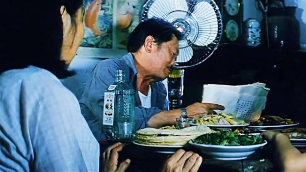 人心凉薄,瓜匠日夜守瓜田反遭村民背后捅刀!