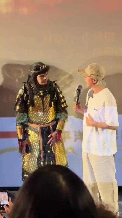 观众cos至尊宝表白周星驰,路演现场重现经典