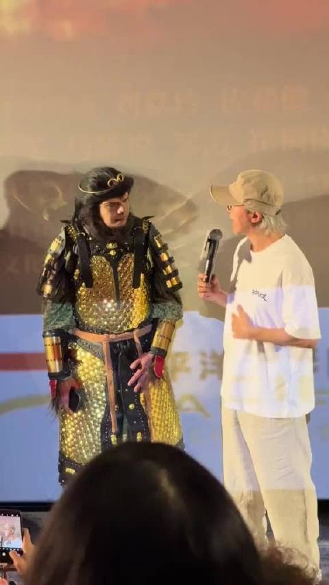 粉丝cos至尊宝表白周星驰,路演现场重现经典