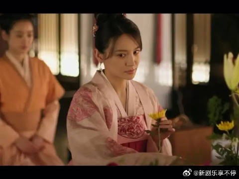 如兰墨兰吵架惹墨兰大哭