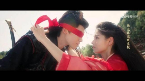 红绸蒙眼名场面,萧无衣把命交谢嘉鱼