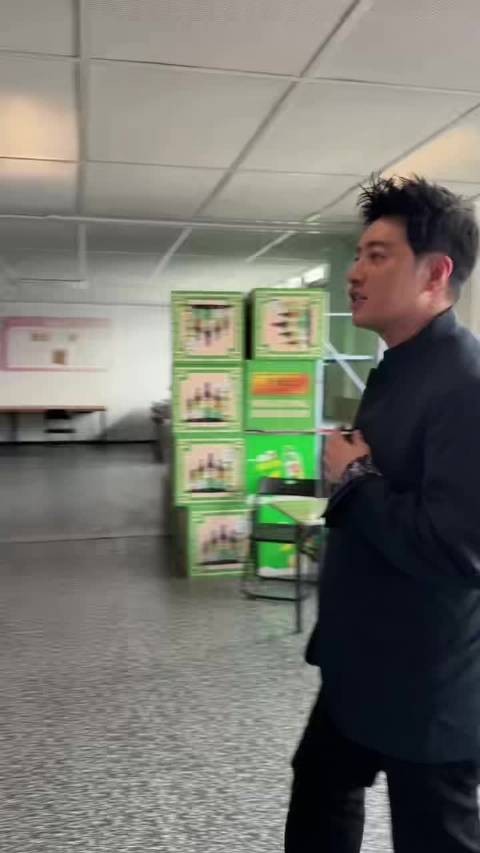 潘玮柏瘦身成功，自称胖若两人，大连首场倒计时
