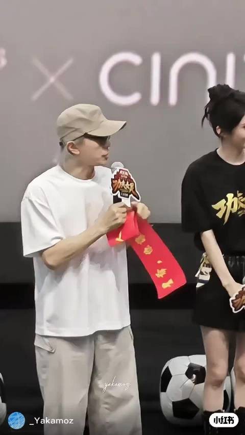 其实我开始期待过女足有粤语版的 _Yakamoz