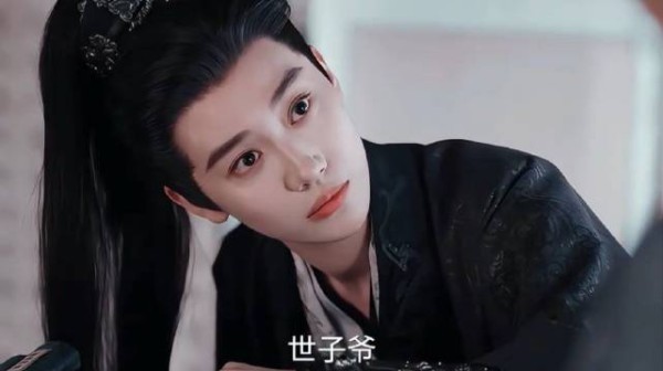 开了窍的崔晋百把世子吓坏了,她逃他追她插翅难飞